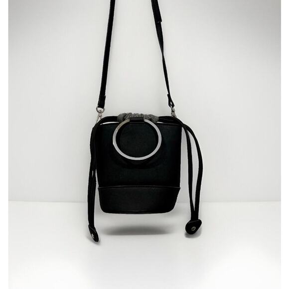Steve Madden Minimalist Cross body Bucket Bag - Picture 1 of 9